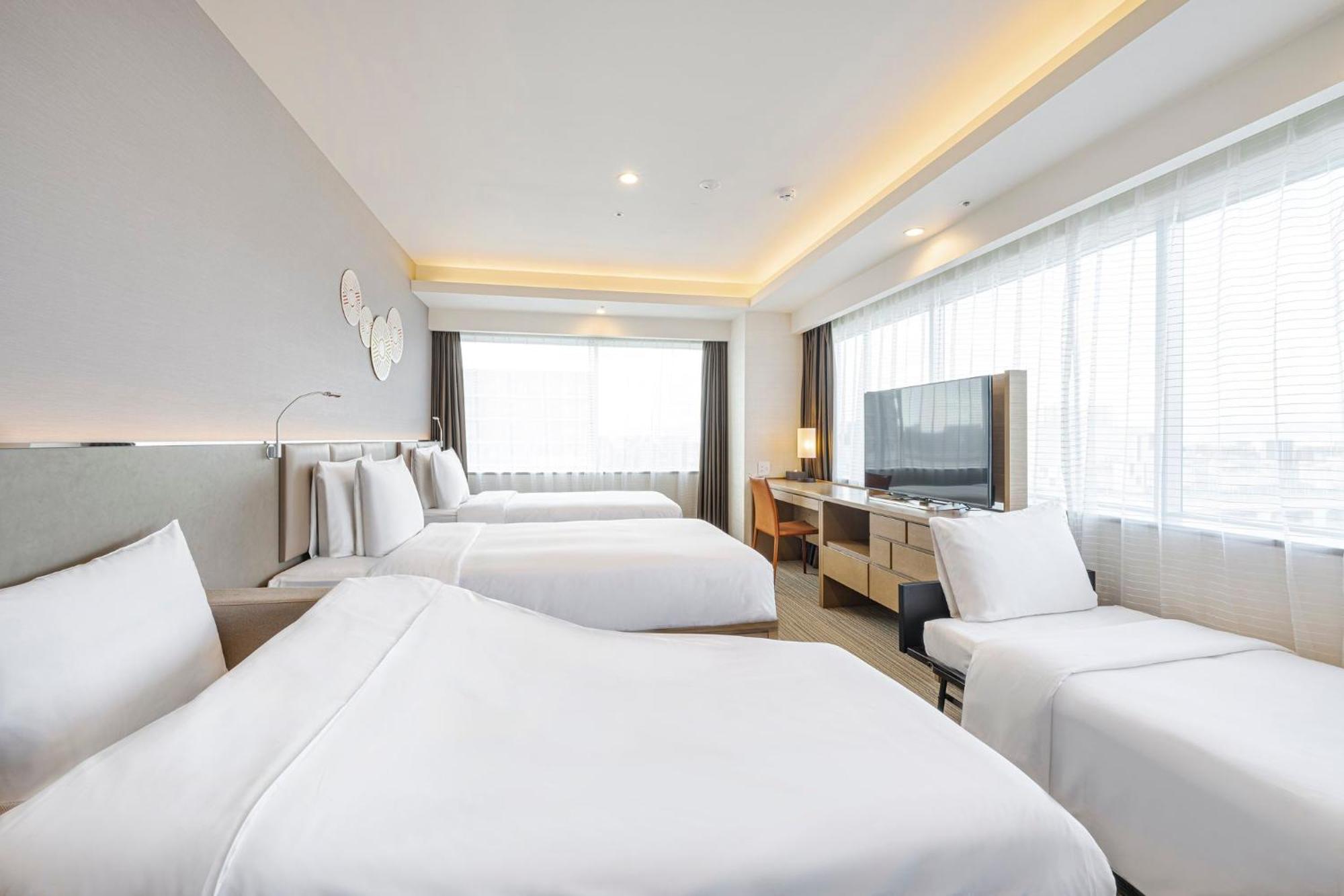 Holiday Inn & Suites Shin Osaka By Ihg Экстерьер фото