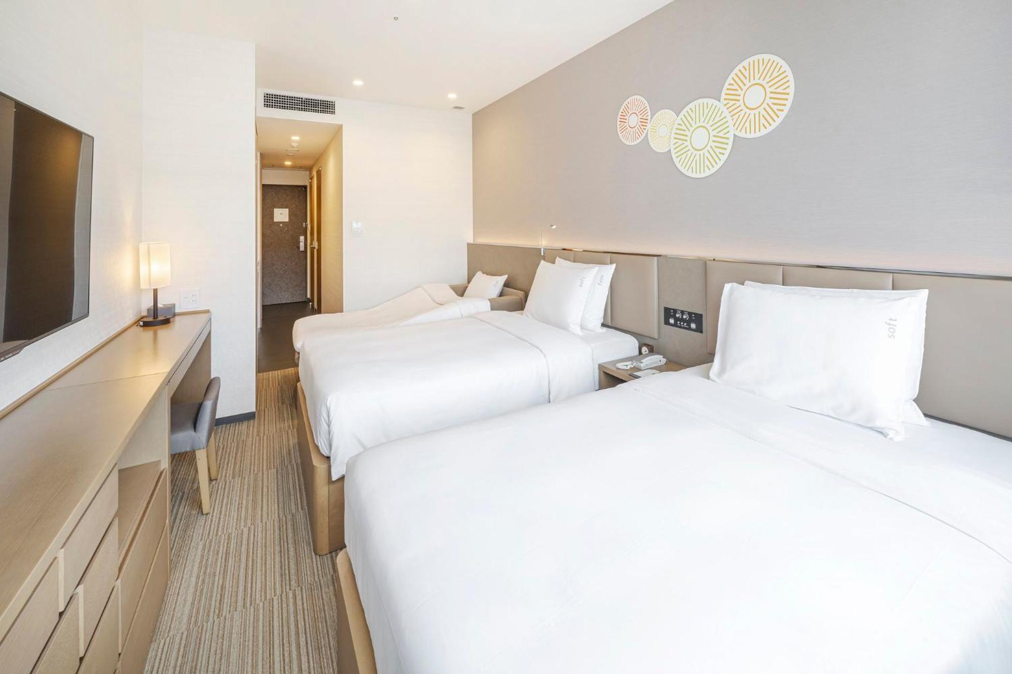 Holiday Inn & Suites Shin Osaka By Ihg Экстерьер фото